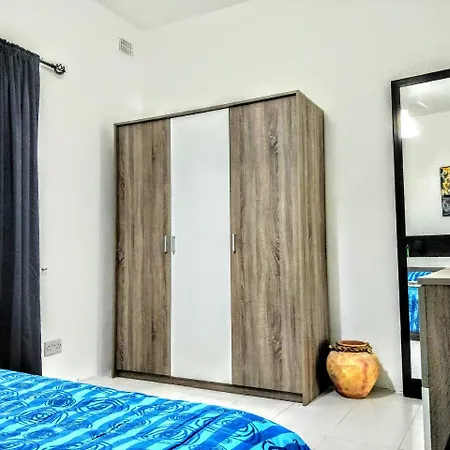 Beach Front, Great Location, Stunning View Apartament St Paul's Bay