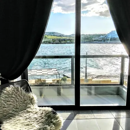 Beach Front, Great Location, Stunning View
